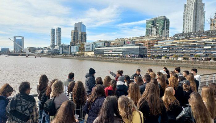 2) Grupo visitou diferentes pontos turísticos e de relevância histórica e cultural - Crédito - Divulgação.jpg