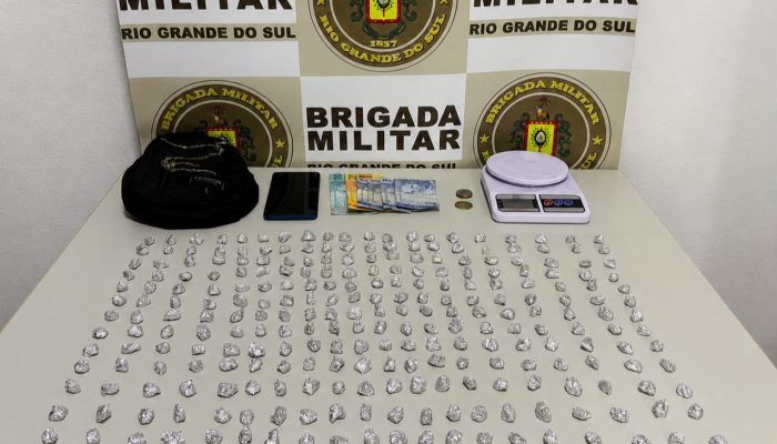 Brigada Militar prende mulher por tráfico de drogas no Centro de Lajeado