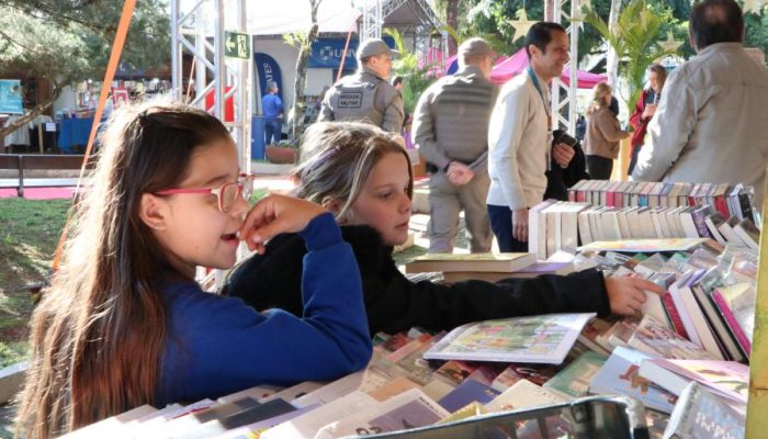 FeiradoLivro1784570173478_foto