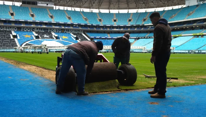 lg-noticias-gra-mio-realiza-manutena-a-o-no-gramado-da-arena-visando-a--retomada-dos-jogosa--48057